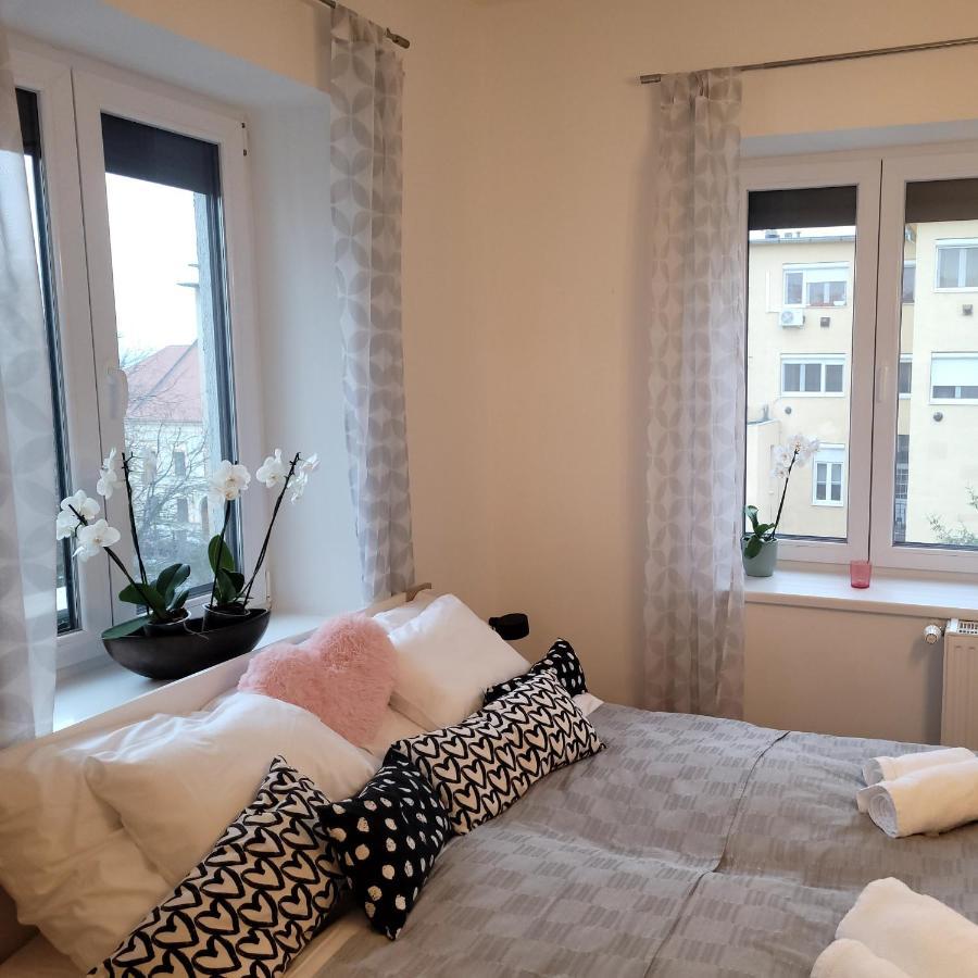 Rose Apartment Pécs Zewnętrze zdjęcie